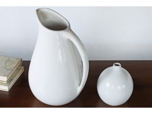 Set of 2 White Ceramic Vases